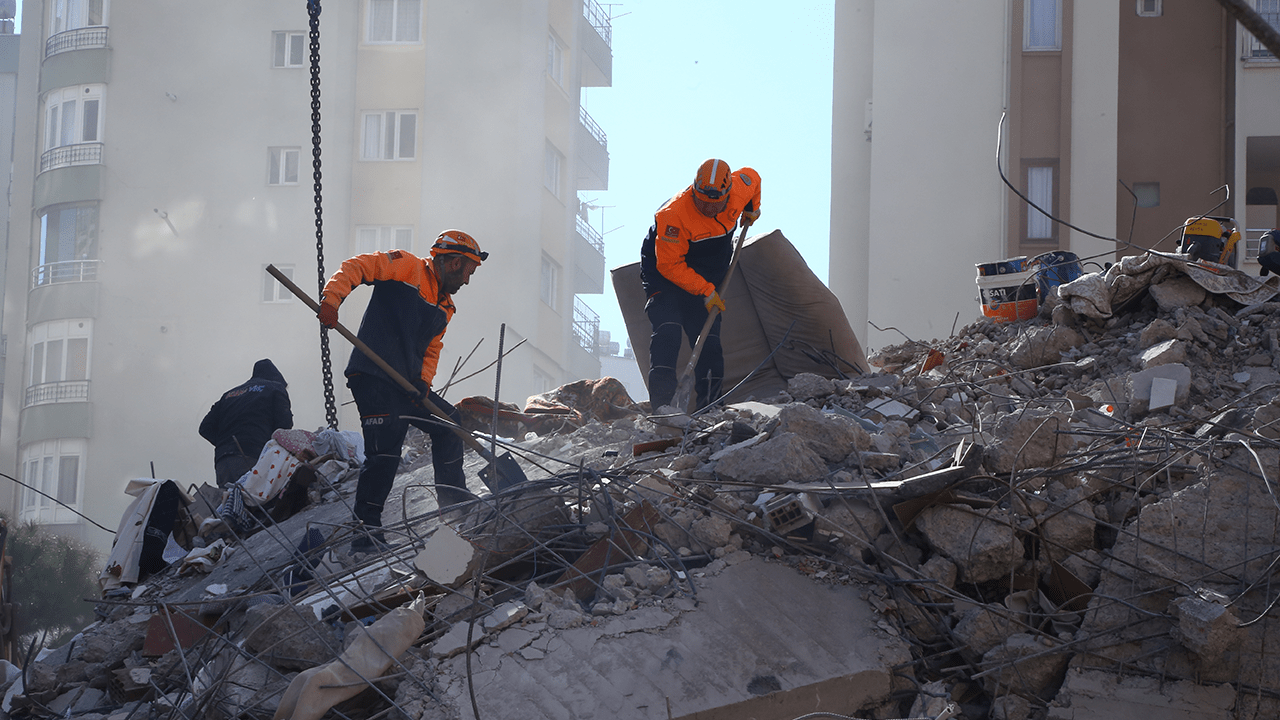 60 saat sonra gelen mucize: Maden emekçileri kurtardı