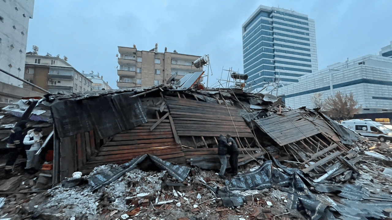 ABD’den ‘deprem’ açıklaması: Seçenekleri kıymetlendiriyoruz