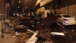 İstanbul’da fırtına! Ağaçlar devrildi çatılar uçtu
