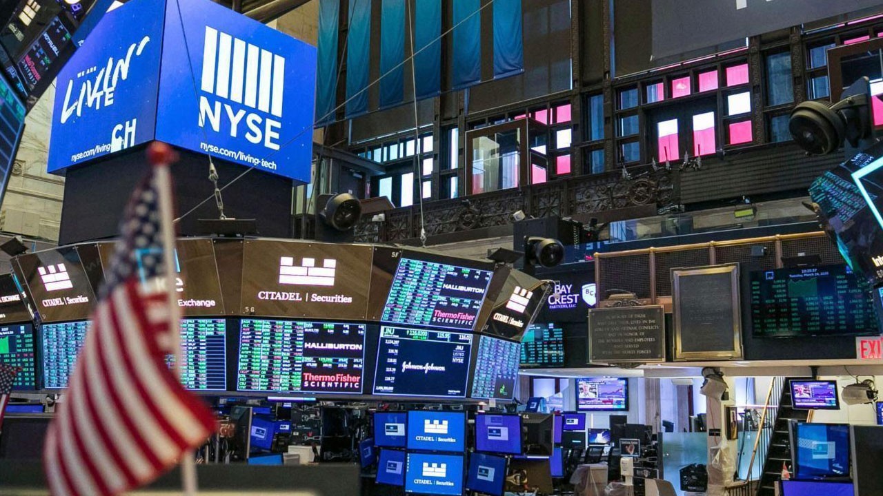 New York borsası Fed tutanakları öncesi yükselişle açıldı