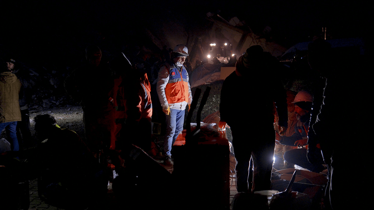 SARSINTI FACİASI – Kahramanmaraş zelzelesi dördüncü gününde – Zelzeleyle ilgili son haberler