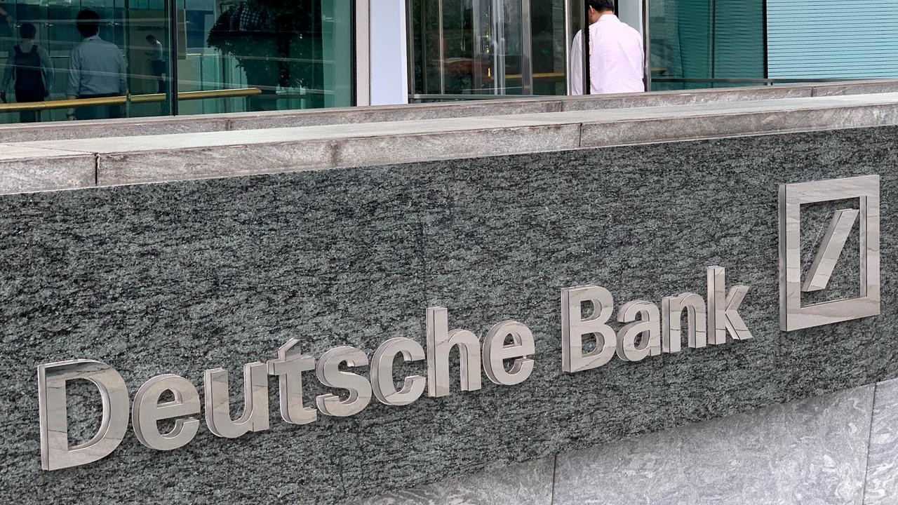 Bankacılık krizi Almanya’ya mı sıçradı: Deutsche Bank’ta düşüş sürüyor