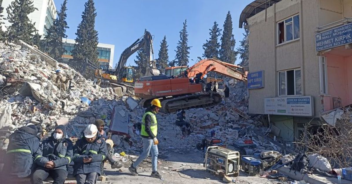 Depremzede esnafın talepleri ilgili bakanlıklara iletildi