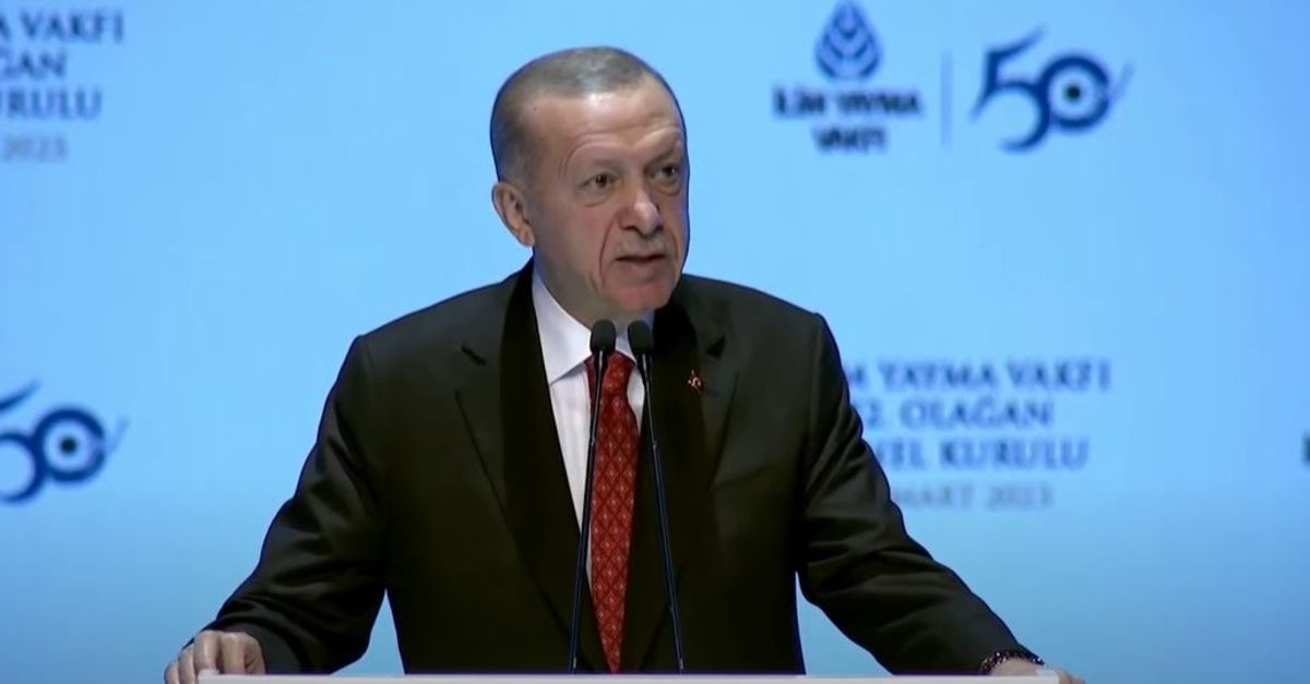 Erdoğan’dan seçim iletisi: Tarihi yol ayrımındayız
