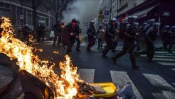 Fransa’da emeklilik ıslahatı aykırıları sokaklarda