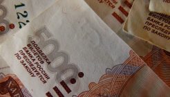 Rusya: İhracatta rublenin hissesi doları yakaladı