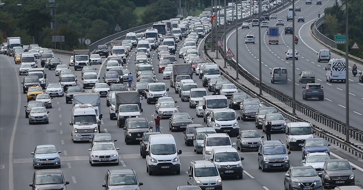 Trafiğe kaydı yapılan taşıt sayısı Nisan’da azaldı