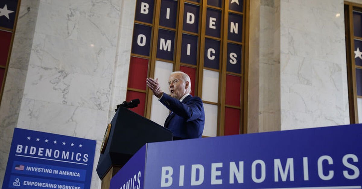 Biden kararsız seçmeni ‘Bidenomics’ ile ikna etmek istiyor