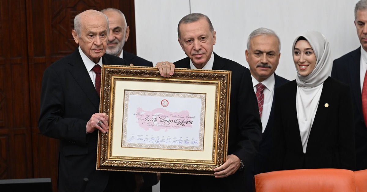 Cumhurbaşkanı Erdoğan Meclis’te yemin etti