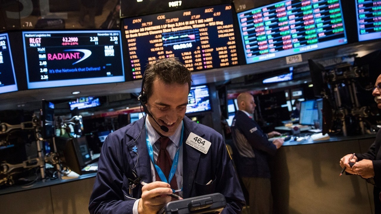 Dow Jones ve S&P 500 endeksi düşüşle açıldı